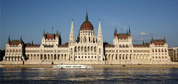 Branche hongroise de Morn Laser